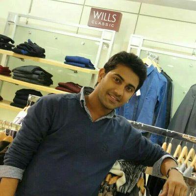 avid cricket fan, loves adventure, loves travelling