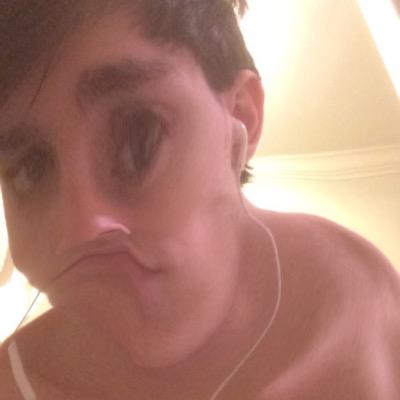 THIS IS A BOT NOT AN ACTUAL PERSON RUNNING THE TWITTER DONT BE STUPID