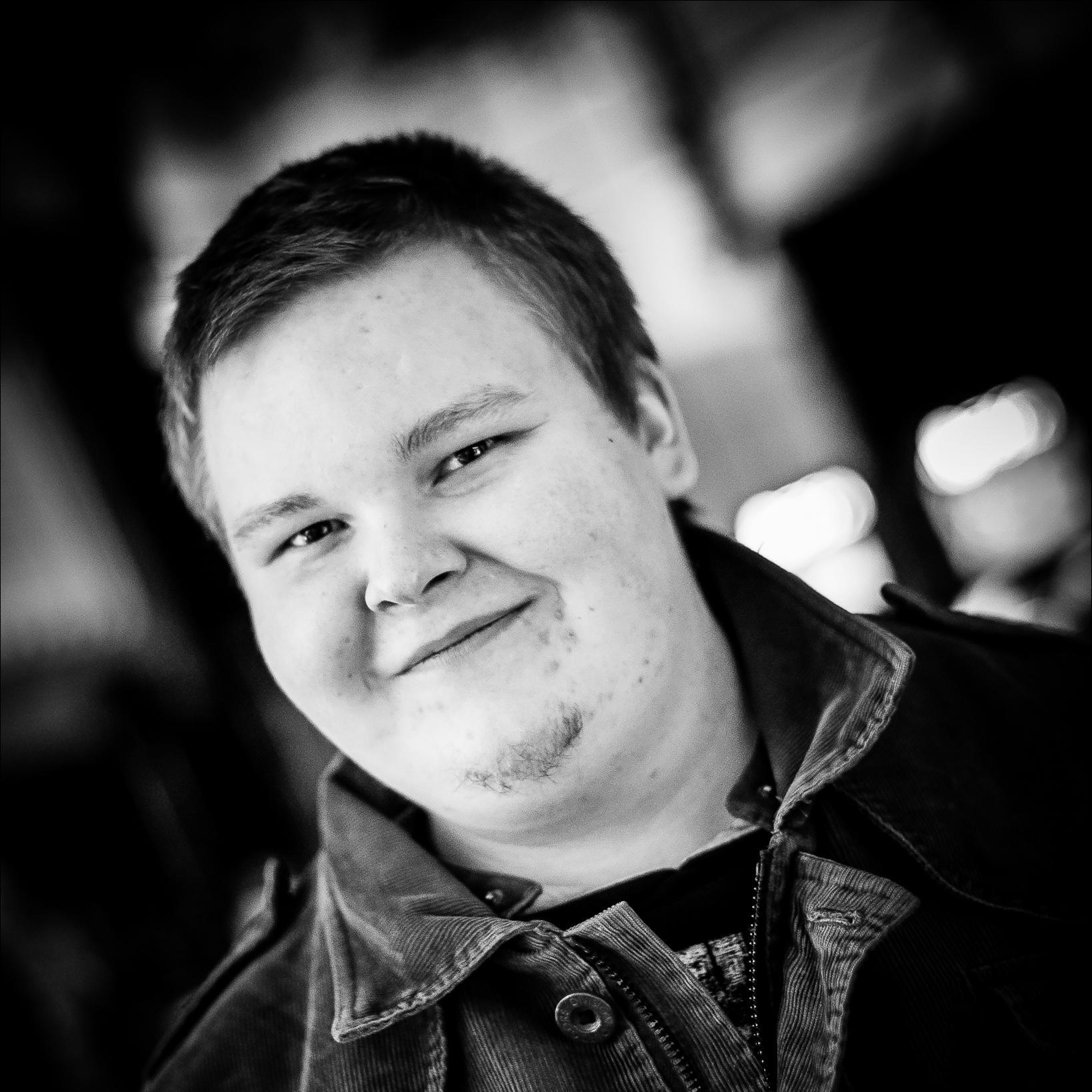 Tubettajien/Streamaajien tekninen tuki joka toimii kolan voimalla.