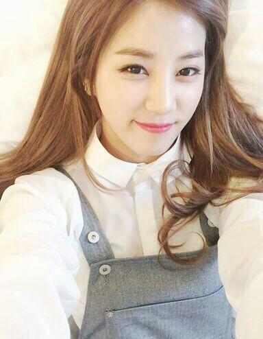안녕~ 에이핑크 리더 박초롱 입니다 ^^ [V] by @MultiTalent_ent || March 3, 1991 || real account @Apinkpcr || #ApinkeuSQ #ApinkFamsSQ || L.O.V.E luv 핑크밴다 ♡ || 롱롱롱~