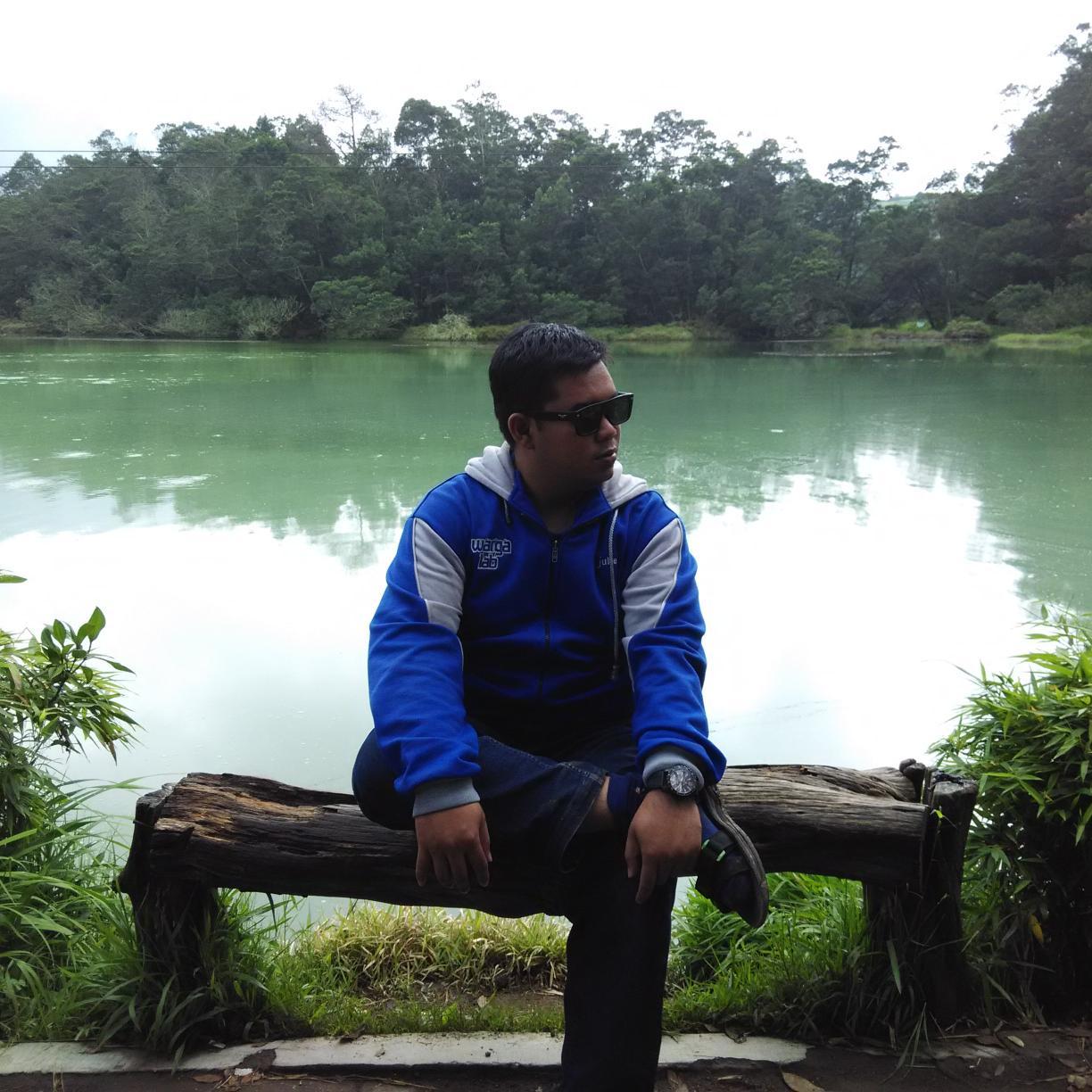 setiyawanjullev's profile picture. Moslem #DevGalau #Mahasiswa #bePositive #NeedDiet #SA@CSCWarungKode