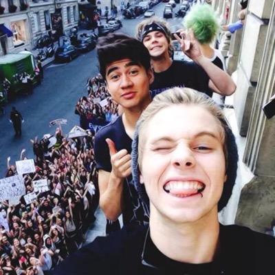 'Love for their idols is a true love✨'
