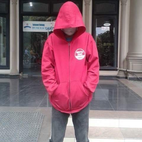 Jagalah cinta ketika kmu memilikinya. Cinta itu seperti denyut jantung, kmu tak prnh tahu kapan akn berakhir.