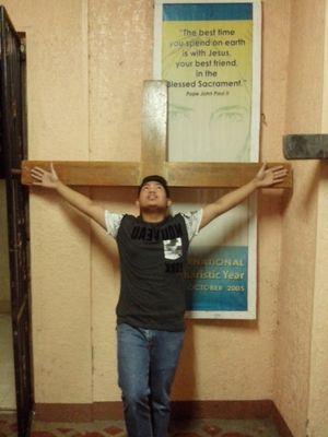 hi im lipniks plsss follow me im willing to be friends with you all XD