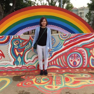 digears's profile picture. it's macarons not macaroons.