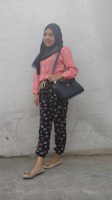 ♥ Adrian Maulana ♥ (ˆ▿ˆʃƪ)