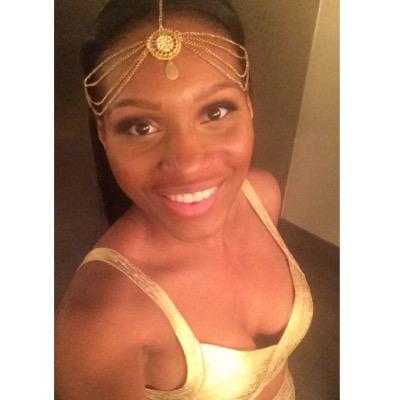 Evuuhh's profile picture. live laugh love.