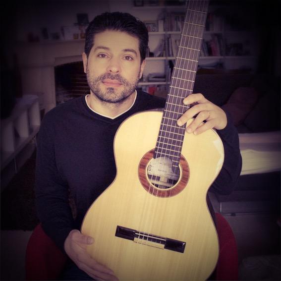Músico. Professor e director da Academia de Guitarra. Sempre a aprender.