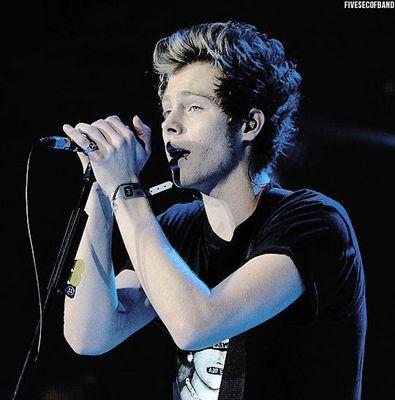 calmdownhood_xo's profile picture. can you follow @tynesiaxo. Pretty please with Ashton on top ☺