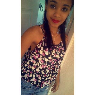 iYamiCastillo's profile picture. Enfermera, futura Dra. Genao.              Queen of queen.♛  Life is too short to be anything but happy ☼