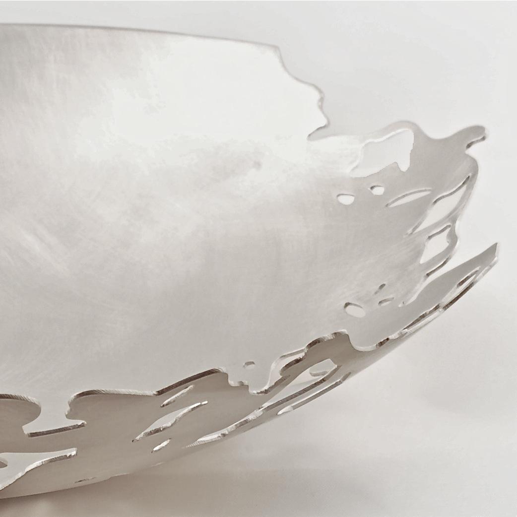 Based within the rural setting of the Cotesbach StableYard the CDS Gallery and Studio is a hub for contemporary British craft.