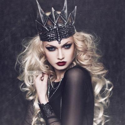 I am the ruler of a Godforsaken place, I only do what's right for my peolple, but they fear me. #RP [OC/18+]