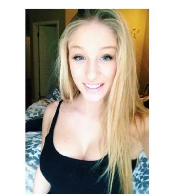 carolinebeck7's profile picture. #blondesdoitbetter