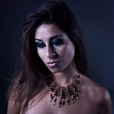 Cantante Chilena ... #Pop #Soul, mi nuevo single #Soy disponible en #Itunes #Spotify y más... Distribuye @JcmDiscografica