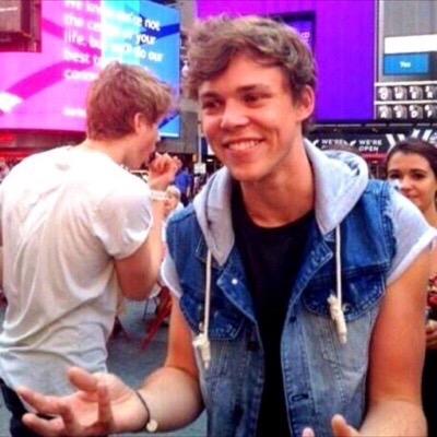 dont follow this account follow @ri4nna sometimes i post layouts here