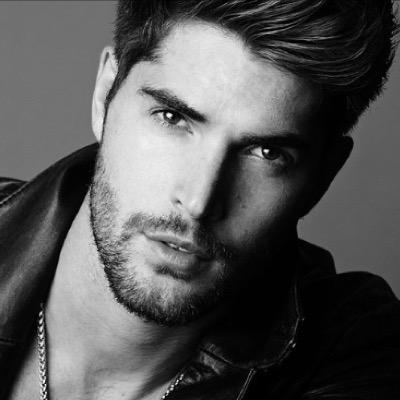 please follow @annalena_jg ! She's following back