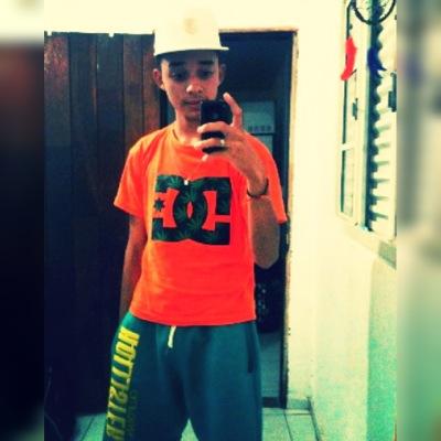 - Seu mundo é pequeno pra ta dando show de graça ✌