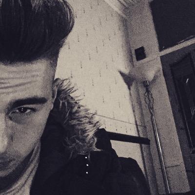 bmx rider from chester.. love to ride.. love food.. 
-420-
-bmx-
-music-
yeah basicaly follow me.