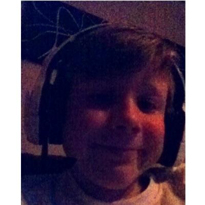 If you follow me you get to join faze instantly. GT: FFA xBaR looking for good Sniping clan?https://t.co/g9CZFEYxPG