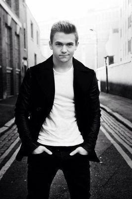 We are trying to organize an online prom just for Hunter Hayes fans!
