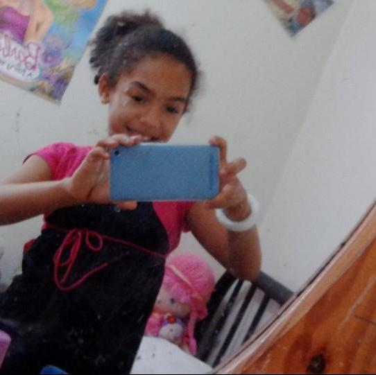 soy una nena muy feliz porque tengo a mis padres hermano y voy atener otro hermano o hermana quiero que sea hermana por fa diosito mandame una hermanita saludab