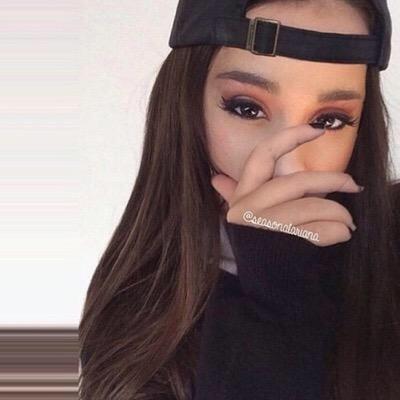 please click the link so my friend and i can meet ariana! it would mean alot!
