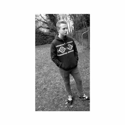 adamsheen233's profile picture. 