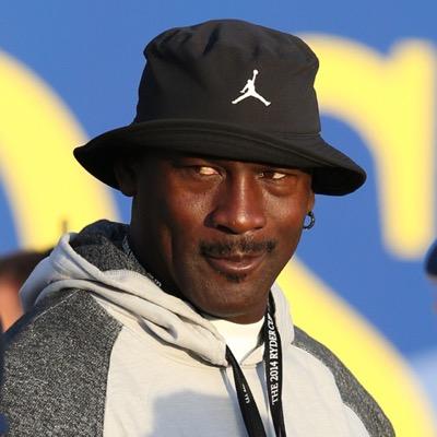 angelogiggles's profile picture. kid who likes plants