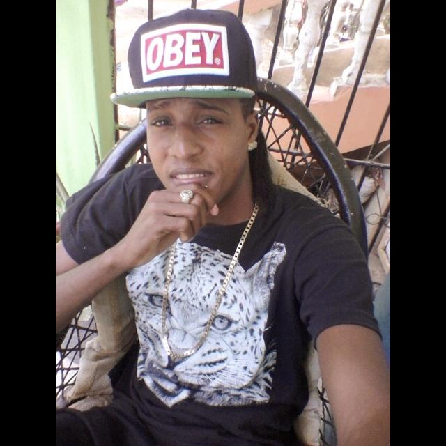 Artisat Urbano de lo km sigueme en instagram @ninoflow_elcotizao para costactasione 829-701-1949 whtsapp tirame solo para negosio