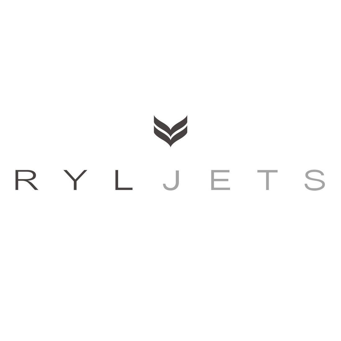 Founded with a passion for providing peace of mind and access to a more exceptional world, RYL allows its clients to travel the way they live: with distinction.