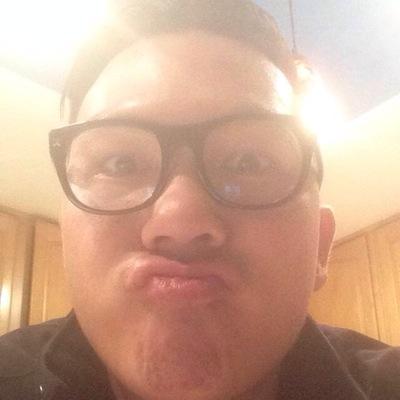 le_chrispy's profile picture. do you ever feel like a plastic bag drifting through the wind?