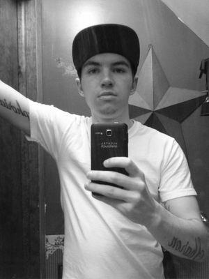 Shady_Wizard03's profile picture. Forever I float away like waves in the ocean