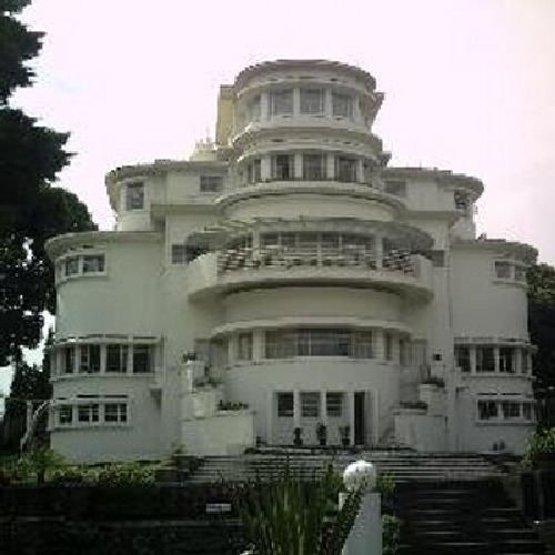 Robertocz31's profile picture. Mahasiswa Fakultas Kedokteran UMM 2012 |Sambas - Pontianak - Malang | United Army #MUFC #Manutd #RVP #GGMU