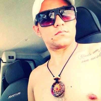 Se a caminhada está difícil, é porque você está no caminho certo. impresario-@meninaenxerida