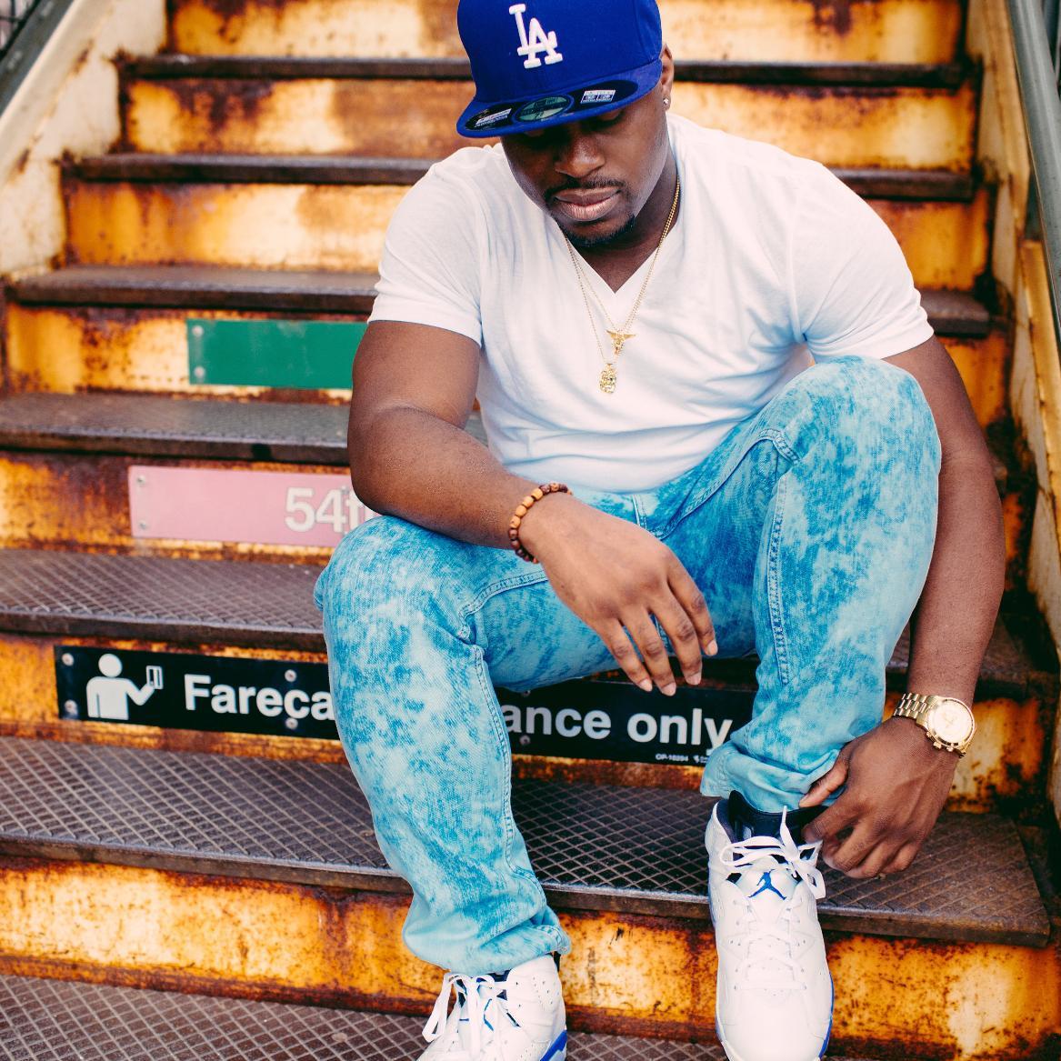 Recording Artist/Songwriter.
Booking: Navarro.bkcollective@gmail.com