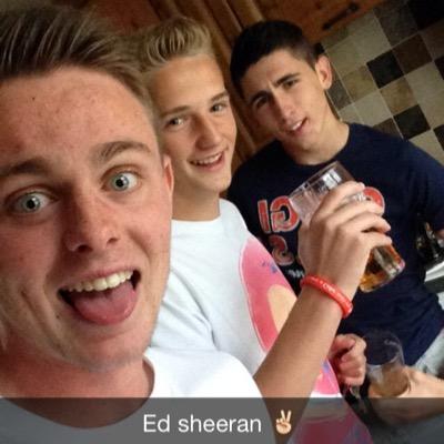 Jameslynch10's profile picture. 