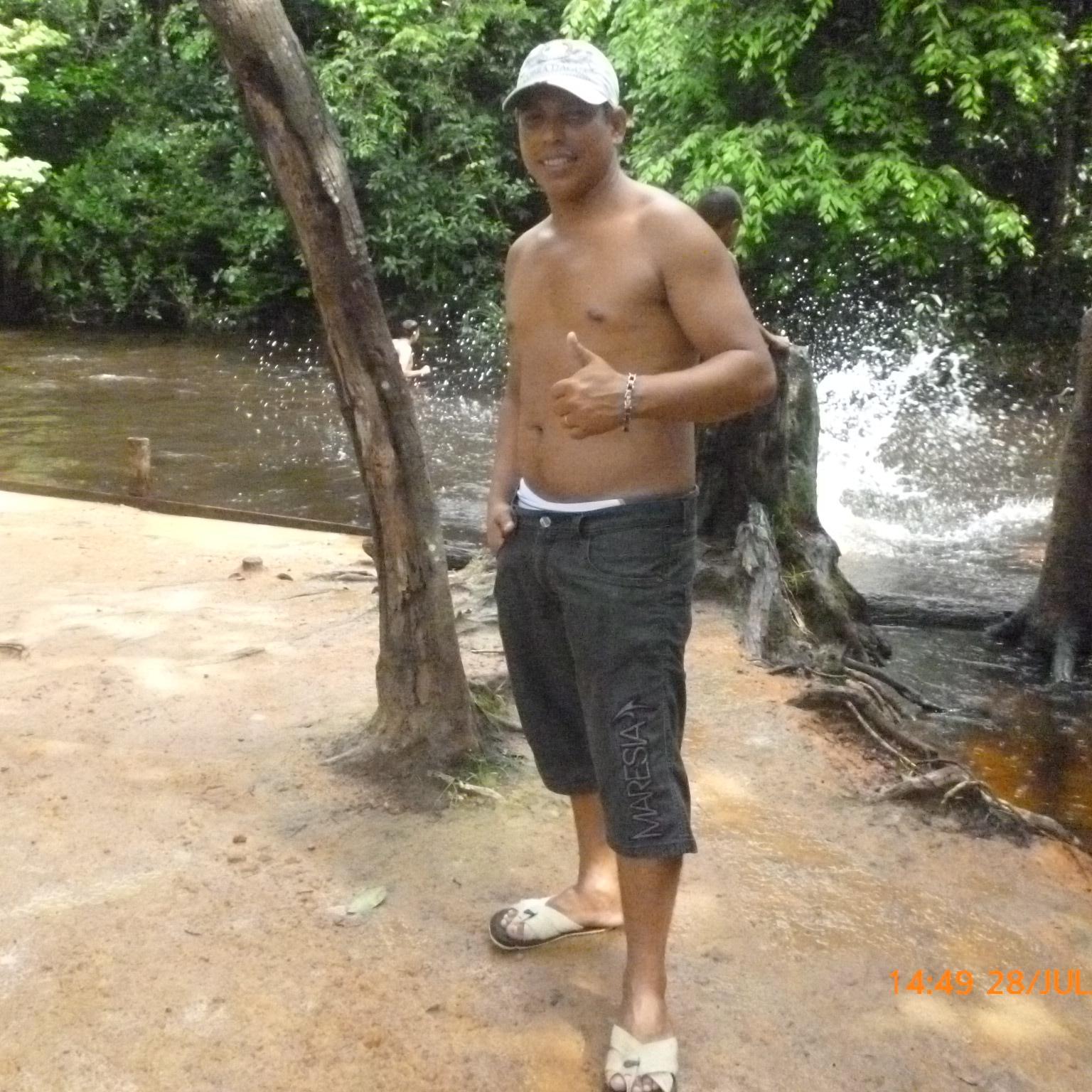 sou um cara legau,sou payssandu´e amo minha familia