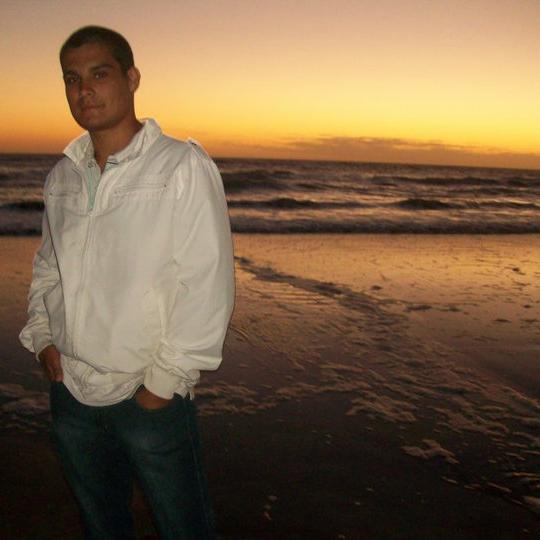 Periodista Deportivo, apasionado de la radio- Relator en crecimiento y futuro Lic. en Comunicación Social