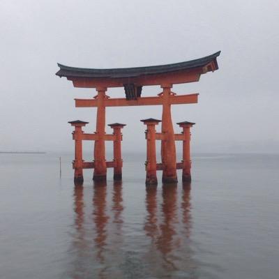 公益社団法人希望会 一般社団法人エスポワール 一般社団法人希望舎 代表理事 広島、横浜、沖縄で子供から大人の障害者の支援を行う。