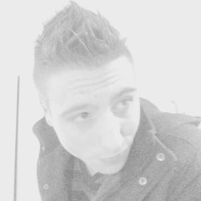 Saluut tout le monde,je suis quelqun de super sympa,✌️je respect le monde qui me respect en général venez jaser ☺️ Snapchat: apa16 FB AlexendreAubin