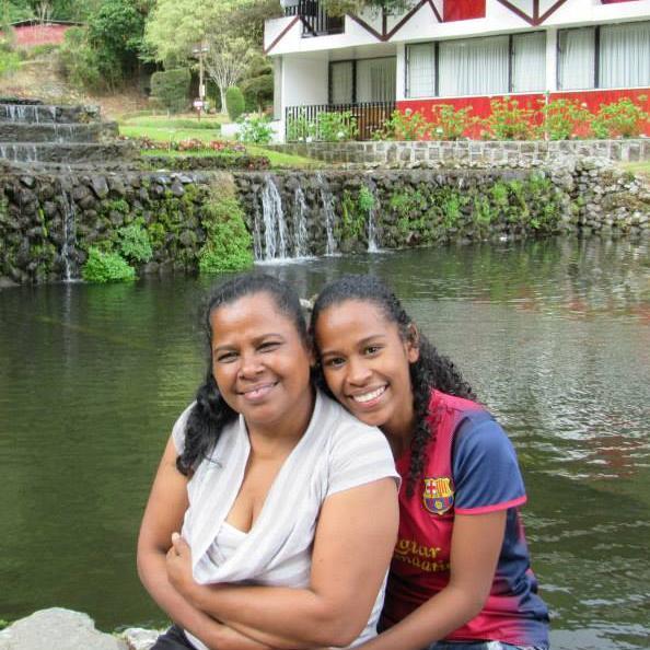 06vicky97's profile picture. #vivirReirSoñarLLoraryVolverAReir #caerLevantarme #esaSoyYo