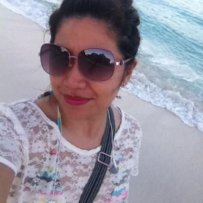 Divertida, soñadora, fiel y muy leal. Agradecida con la vida y en una busqueda constante siempre de la felicidad y la superacion.