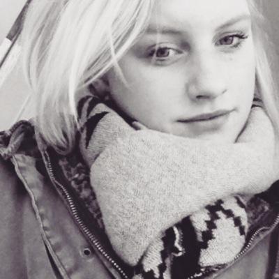 hey!! my name is alice i have two beautiful children im 20 and single