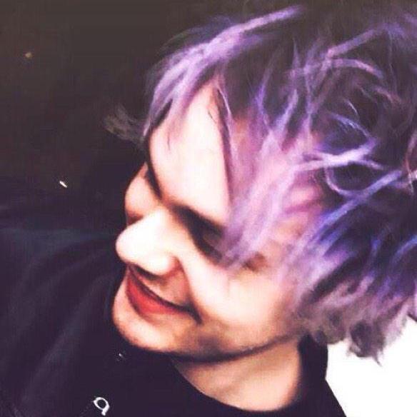 I love 卌 5 Seconds Of Summer 卌 with all my heart. «Real bands save fans, real fans save bands» 0/4 follows.