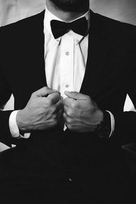 Los hombres de verdad tienen clase. Las mujeres, elegancia. Únete a #Kingsman, el Servicio Secreto inglés. Somos la élite. Y usamos trajes a la medida.