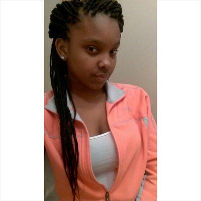 troyonaa's profile picture. 