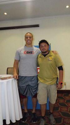 jugador y coach de americano de tiempo completo, formo campeones, lector de ocación y abogado de profesión. #21 de juchimanes... el #21