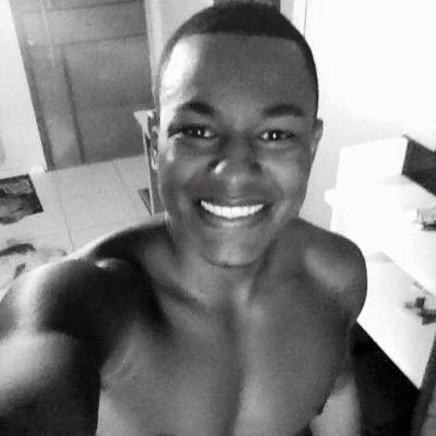 junior_suiti's profile picture. Valorize quem te ama, esses sim merecem seu respeito. Quanto ao resto, bom... ninguém nunca precisou de restos para ser feliz.