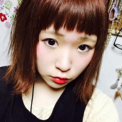 可愛いものと古着が好きな19歳。絶賛ゆるりダイエット実施中。