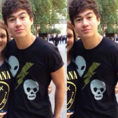 don't follow this account follow @hemmoftboca instead, I follow back. ily and I hope your sunshine follows you.